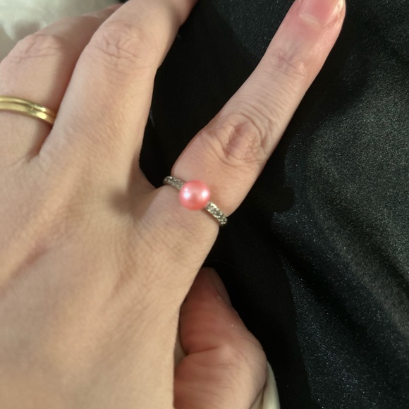 Handmade Elegant Silver and Pink Pearl Ring - Picture 4 of 4